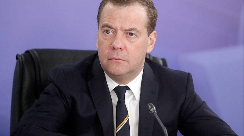 Медведев поздравил Пашиняна