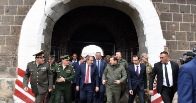 Пашинян посетил 102