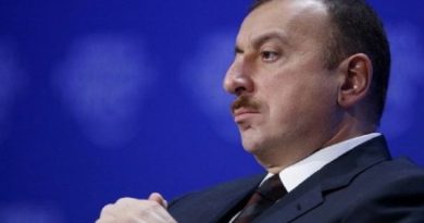 Алиев поздравил Зеленского