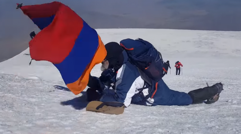 дополз до вершины Арарата