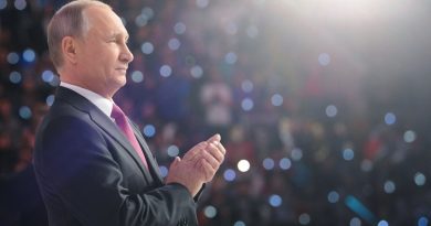 Путин поздравил власти Армении