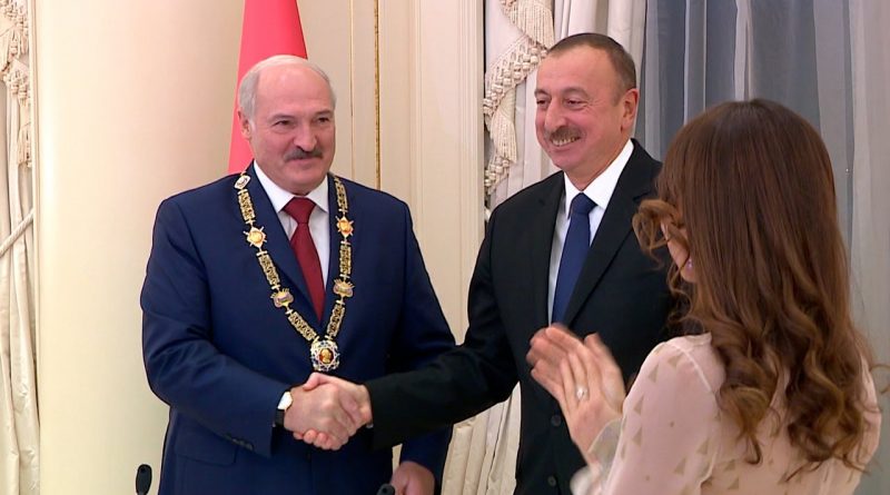 Лукашенко поздравил Алиева