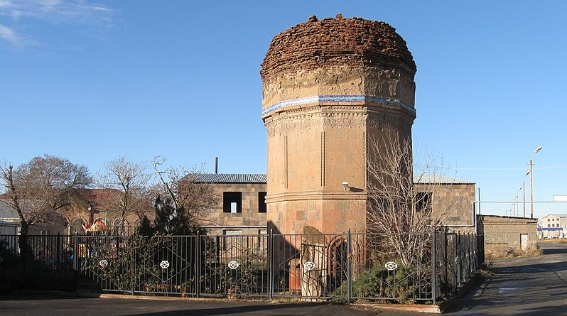 Туркменский памятник-гробница