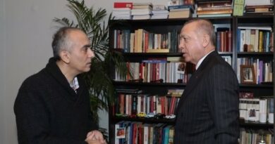депутат-армянин Маркар Есаян