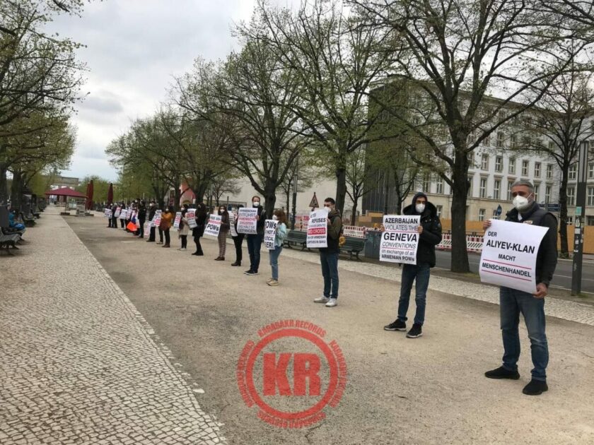 Свердловские эсеры перед выборами провели акцию протеста с помощью фотошопа