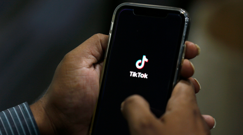 TikTok приостановил работу