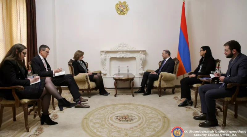 Армения секретарь посол