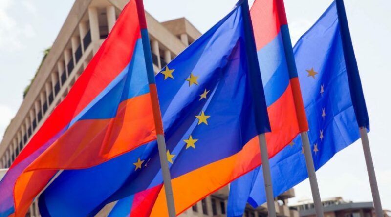 Евродепутаты призвали Урсулу фон дер Ляйен и Энтони Блинкена помочь Армении